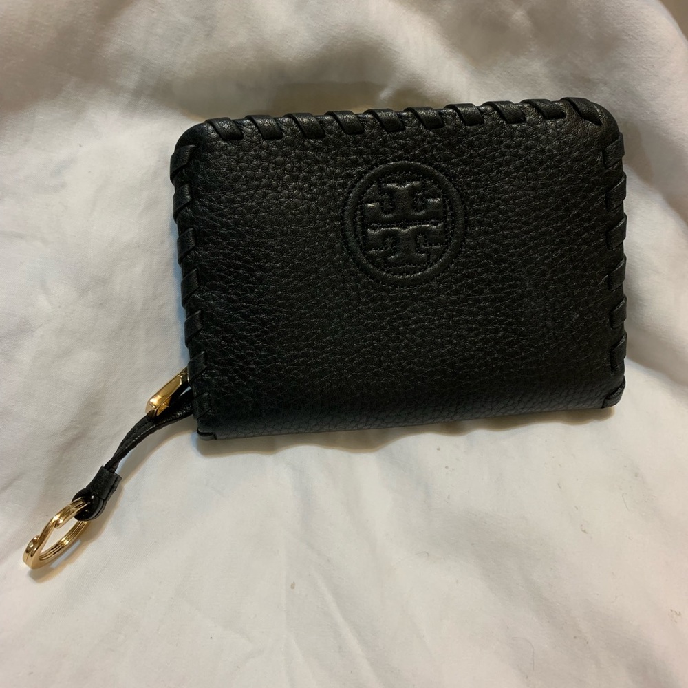 Authentic Tory Burch pebbled leather wallet